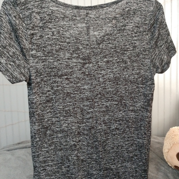 Black/gray Hollister tee shirt - Picture 2 of 3